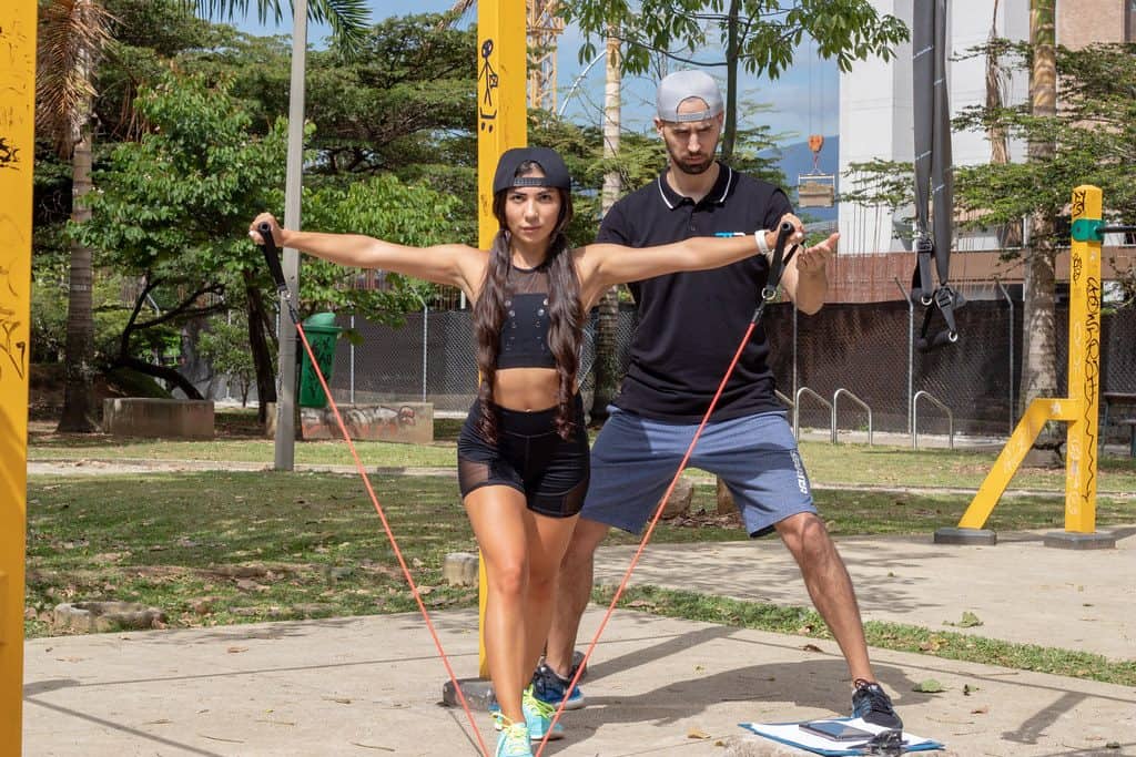 exercícios com faixa elástica 3